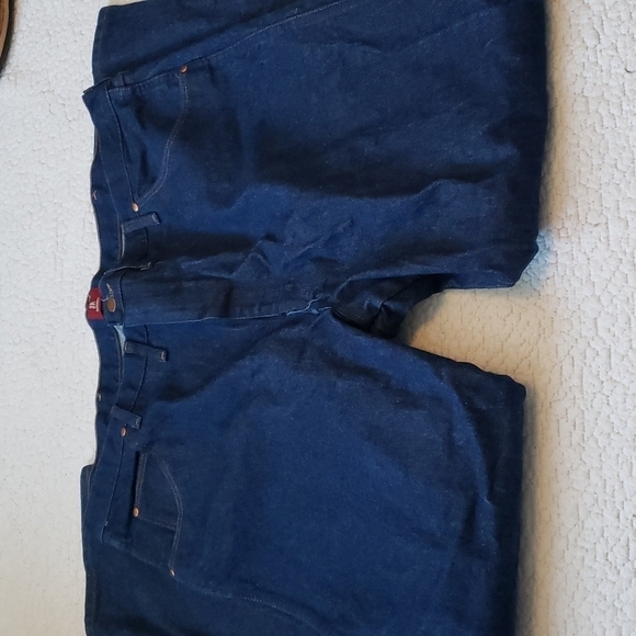 Wrangler 31 Relaxed Fit bootcut jeans - Picture 3 of 8